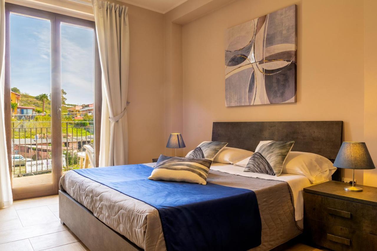 Villetta Desiderio Apartment Giardini Naxos Eksteriør billede