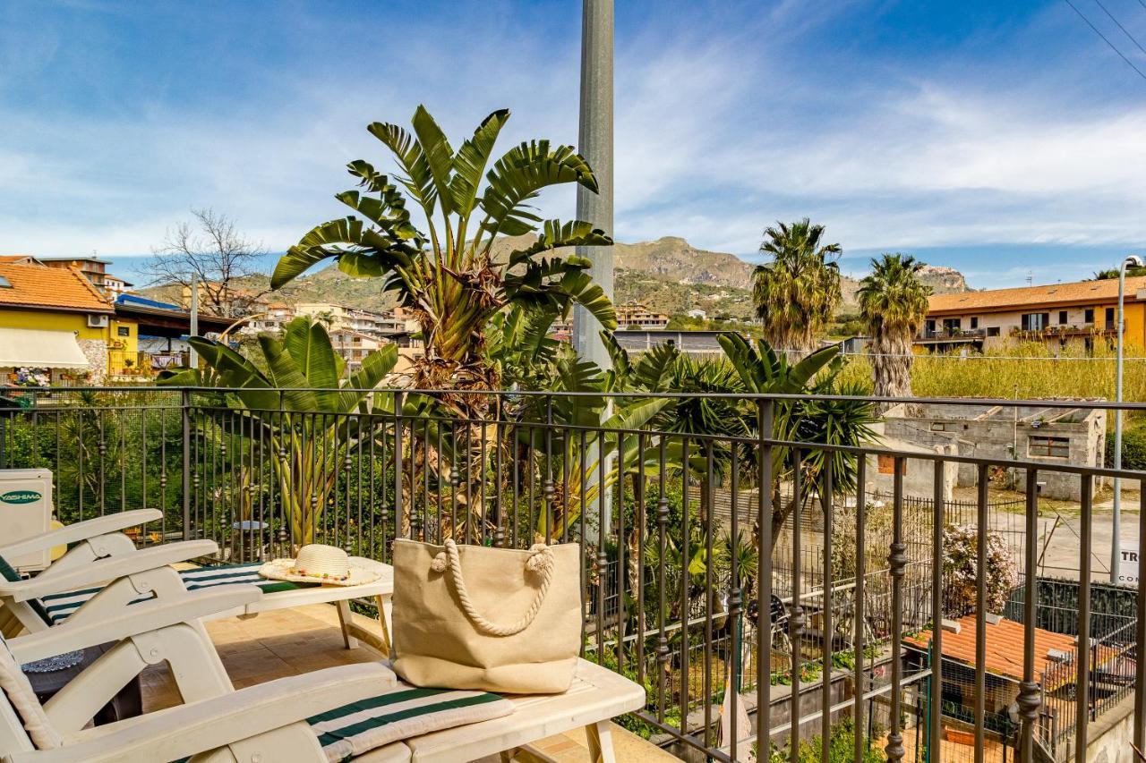 Villetta Desiderio Apartment Giardini Naxos Eksteriør billede