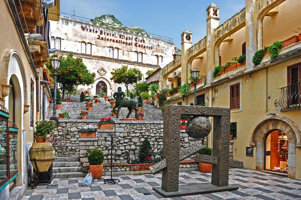 Villetta Desiderio Apartment Giardini Naxos Eksteriør billede