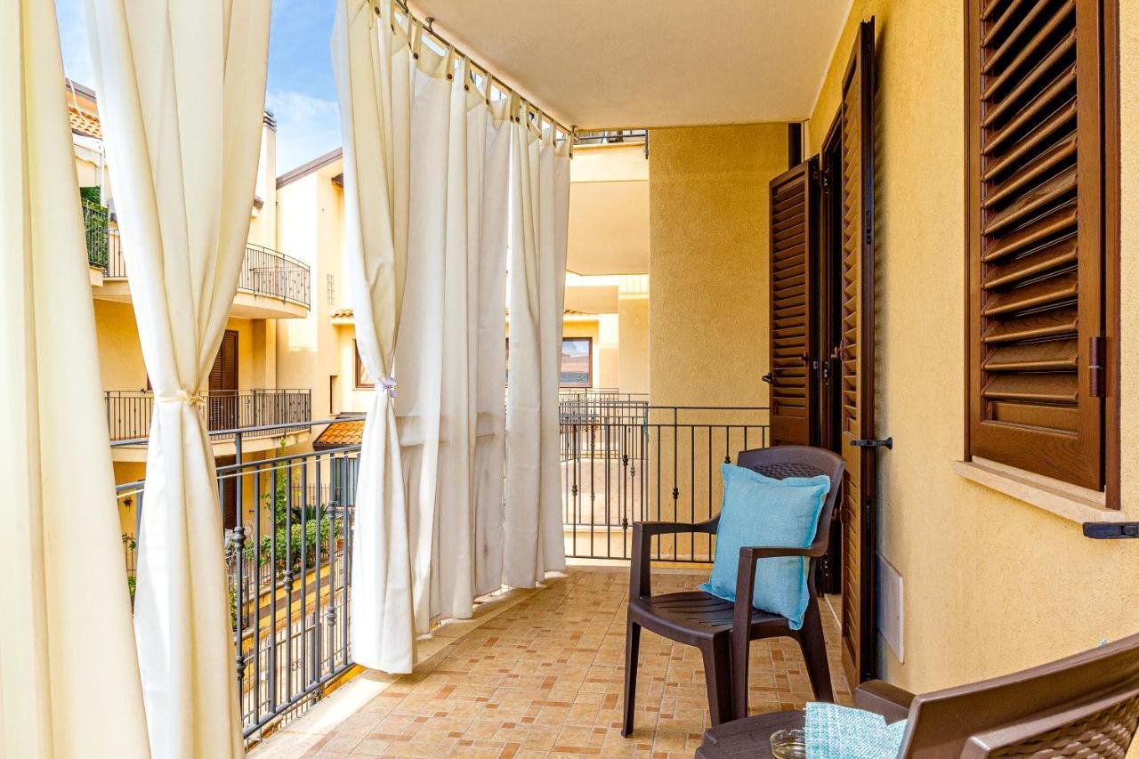 Villetta Desiderio Apartment Giardini Naxos Eksteriør billede