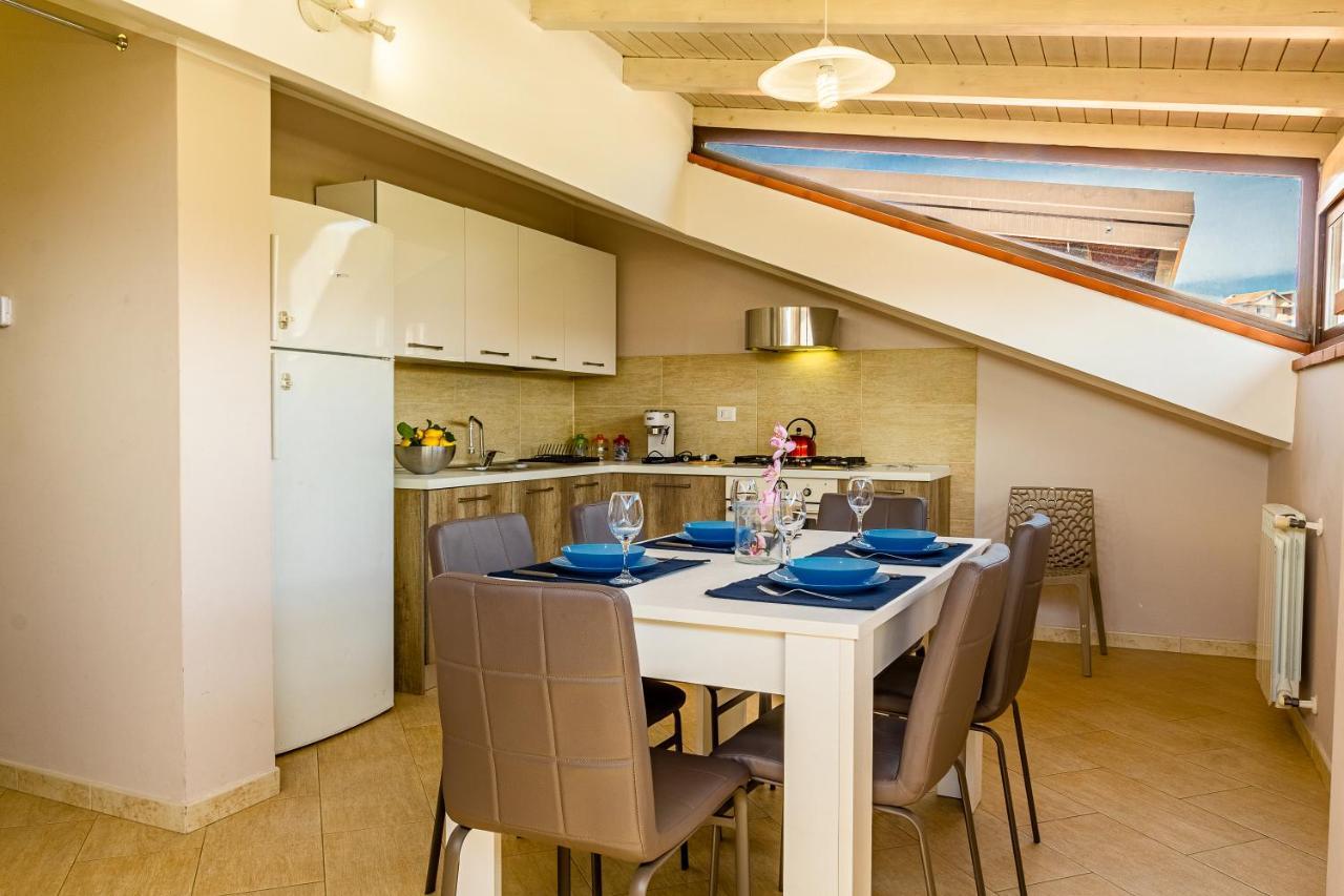 Villetta Desiderio Apartment Giardini Naxos Eksteriør billede
